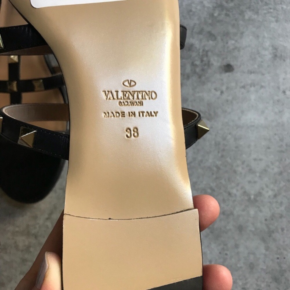 ⚜️SOLD⚜️Valentino Garavani The Rockstud Sandal - Picture 4 of 7